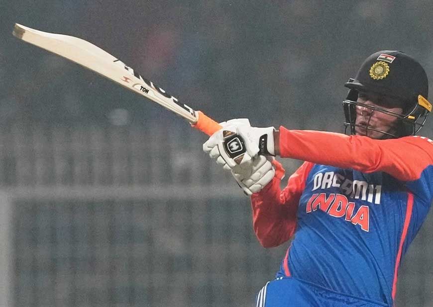 अभिषेक शर्मा का धमाका! टी20 में सबसे ज्यादा छक्के, युवराज का रिकॉर्ड टूटा