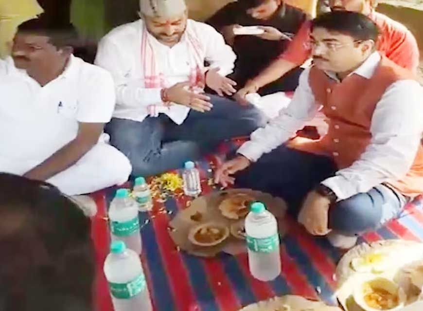 दलितों के बहिष्कार की खबर मिलते ही मंत्री नरेंद्र पटेल पहुंचे उनके घर, साथ बैठकर किया भोजन