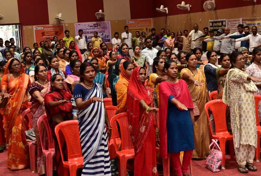 रायपुर : स्वस्थ नारी, सशक्त परिवार अभियान : पेण्ड्रा में महिला स्वास्थ्य सम्मेलन में 203 महिलाओं व बच्चों की हुई जांच