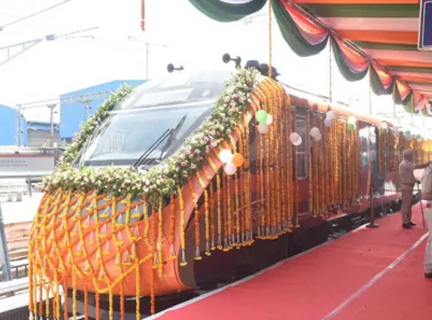 जोधपुर से दिल्ली के लिए रवाना हुई वंदे भारत एक्सप्रेस, केंद्रीय रेलमंत्री ने दिखाई हरी झंडी