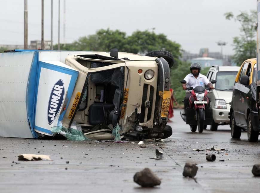 MP में सड़क हादसे बन रहे जानलेवा, 2024 में 14,791 मौतें; 75% मामलों में तेज रफ्तार जिम्मेदार