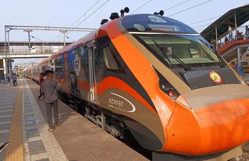 हावड़ा-जमालपुर वंदे भारत की बड़ी सफलता: एक साल में 15 लाख यात्रियों की यात्रा पूरी, 13 करोड़ की कमाई