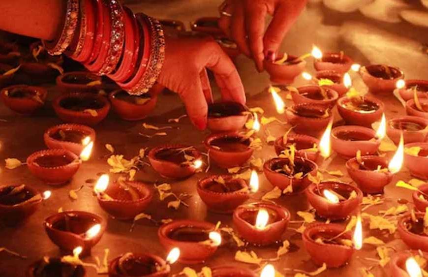 दिवाली 2025: कब है त्योहार—20 या 21 अक्टूबर? जानें सही तारीख