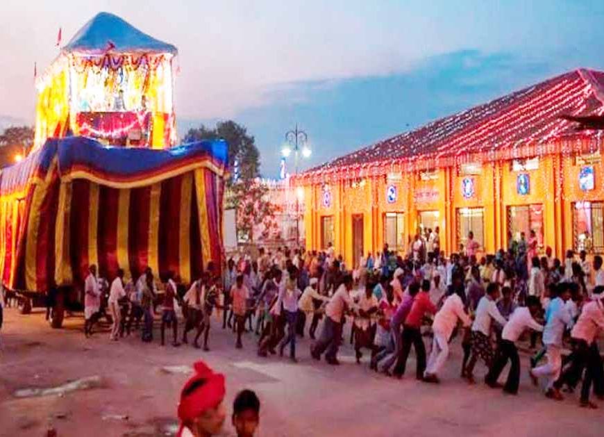 बस्तर दशहरा में परंपरा और विवाद का संगम: फूल रथ और विजय रथ पर उठे सवाल