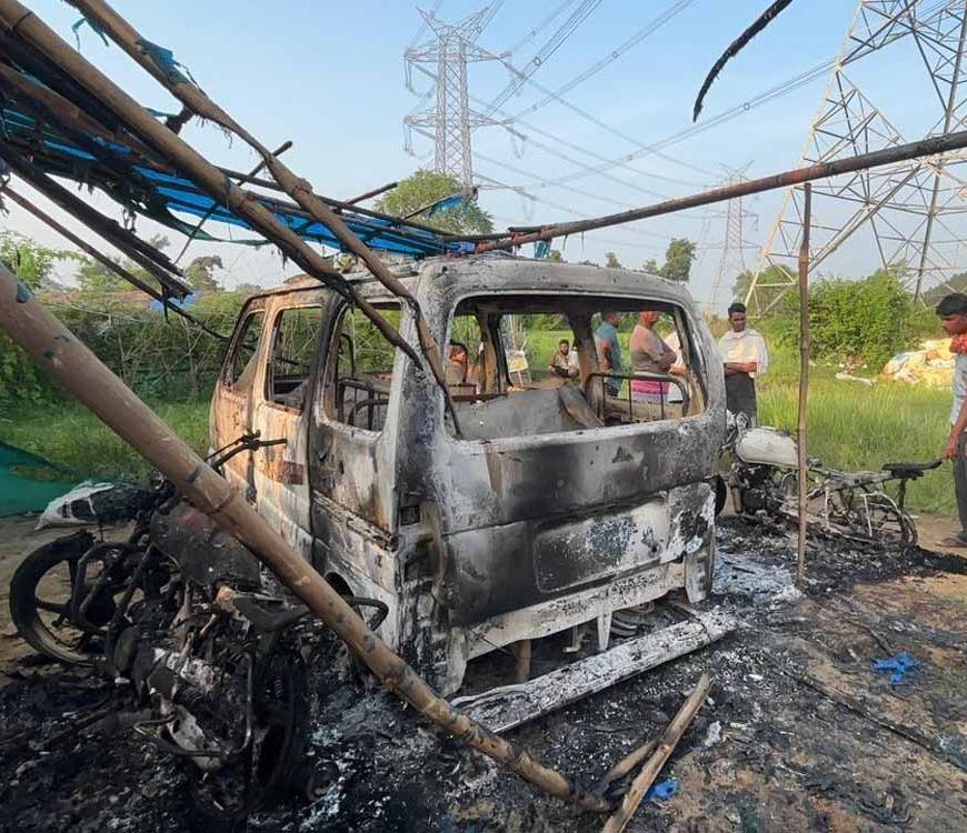 कोरबा में पेट्रोल डालकर कार और बाइक में लगाई आग