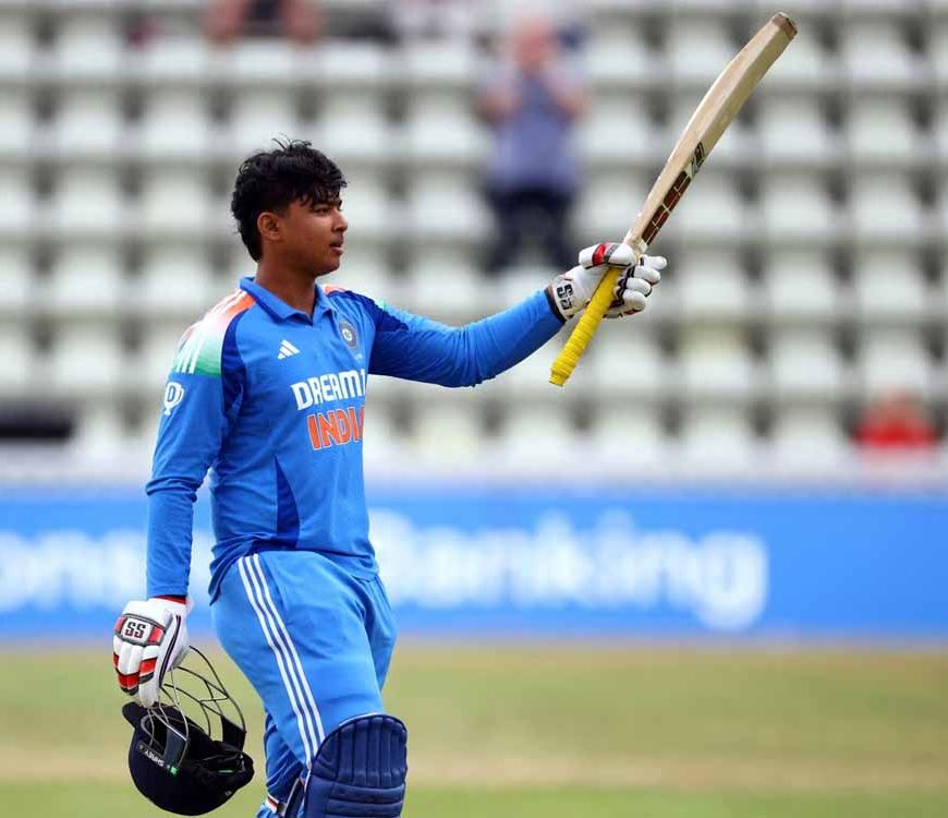 14 साल का क्रिकेट सनसनी वैभव सूर्यवंशी: बाबर आजम का रिकॉर्ड तोड़ा और अब इतिहास की ओर!