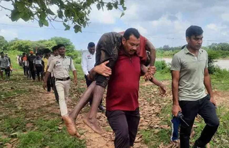 नशे में युवक ने इंद्रावती में लगाई छलांग, SDRF ने समय रहते बचाई जान