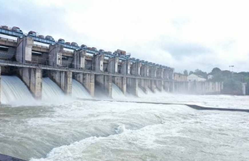 लगातार वर्षा से गंगरेल बांध का जलस्तर बढ़ा, महानदी किनारे रहने वाले ग्रामों को सतर्क रहने की अपील