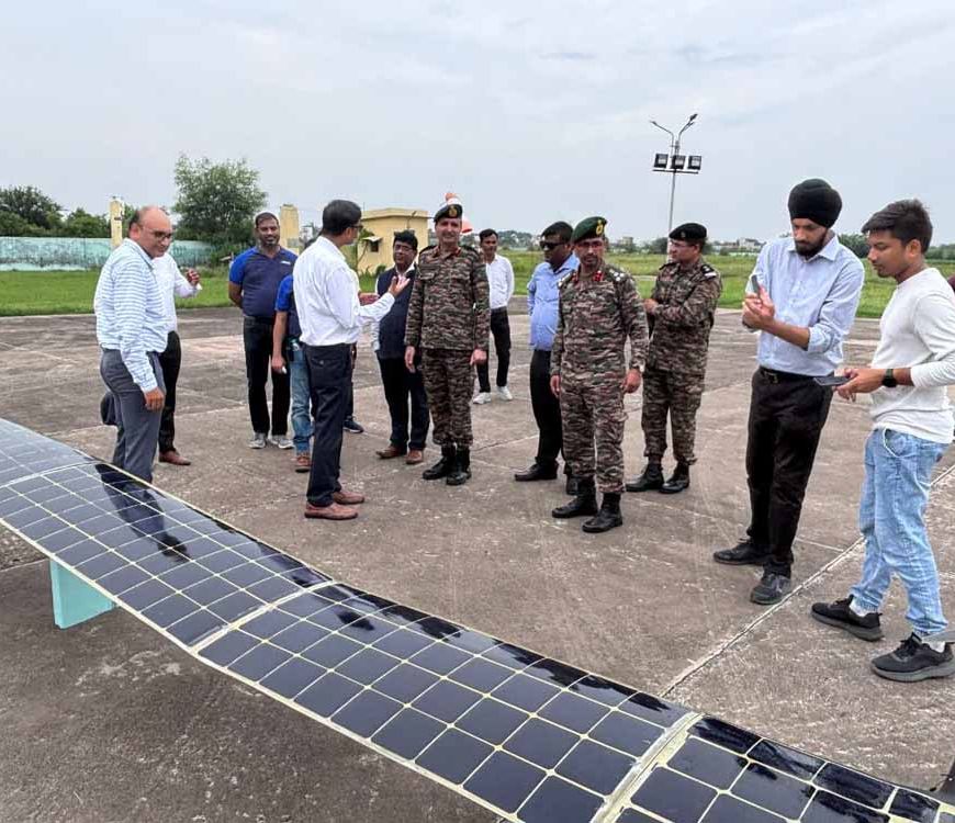 यूपीआईटीएस में सौर ऊर्जा से चलने वाला आधुनिक UAV बना आकर्षण