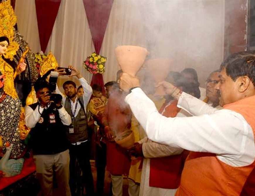 मुख्यमंत्री डॉ. यादव ने बंगाली मार्केट और ऋषि नगर में माता काली और माता शक्ति का पूजन किया