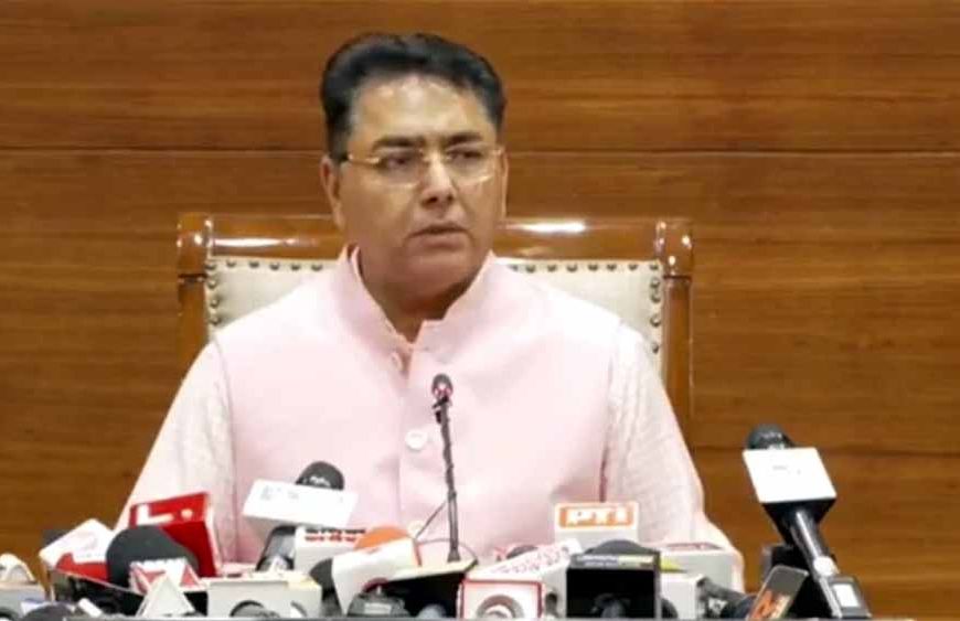 बंबूकाट विवाद: अमन अरोड़ा का बाजवा पर तंज – हम सिर्फ फोटो खिंचवाने नहीं गए थे