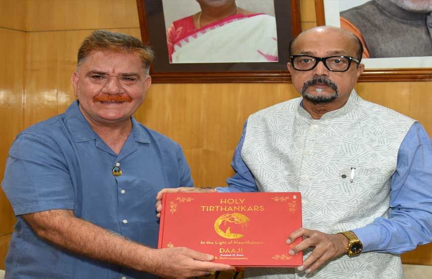 रायपुर : राज्यपाल  डेका से हार्टफुलनेस संस्थान के डायरेक्टर  चॉवला ने की सौजन्य भेंट