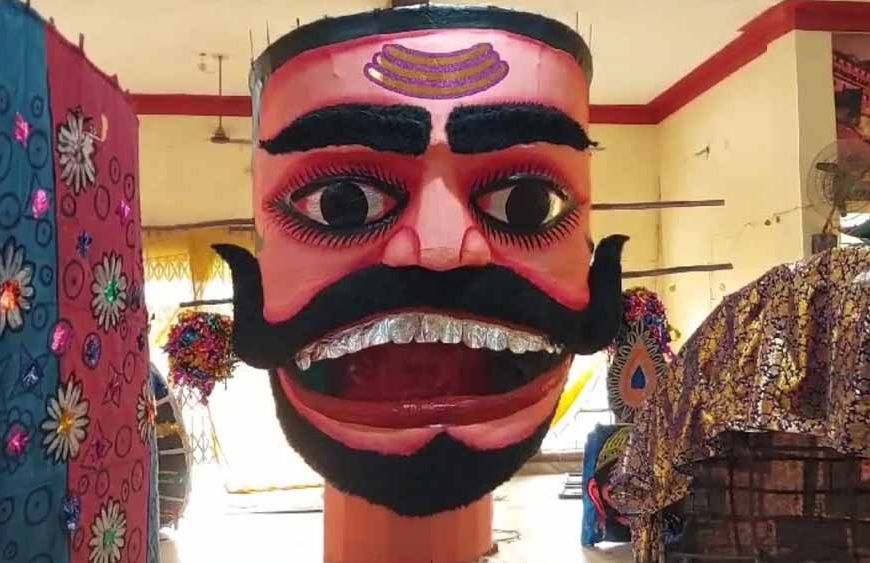 Dussehra 2025: हरियाणा में 70 फीट रावण और 40 फीट लंबी मूंछों वाला खास महोत्सव