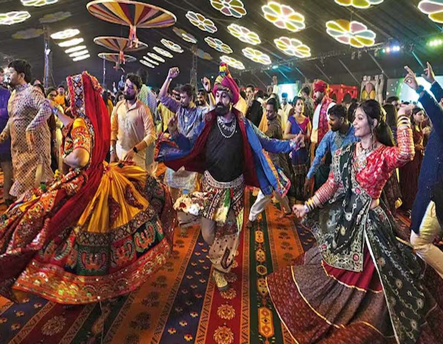 विरार कॉलेज में गरबा ग्रुप के नाम पर आपत्तिजनक चैट, हिंदू छात्राओं को फंसाने की साजिश का आरोप