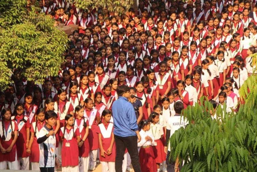 ‘सेल्फ डिफेन्स’ से बालिकाओं को आत्मनिर्भरता की राह दिखा रहीं ज्योति