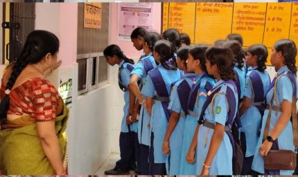 मिशन शक्ति 5.0: बालिकाओं ने सरकारी अस्पतालों का भ्रमण कर सीखी स्वास्थ्य सुरक्षा की बारीकियां