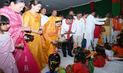 रायपुर : श्रद्धा और शक्ति के प्रतीक नवरात्र में माँ दुर्गा की आराधना कर उपमुख्यमंत्री  शर्मा ने दिया सद्भाव का संदेश