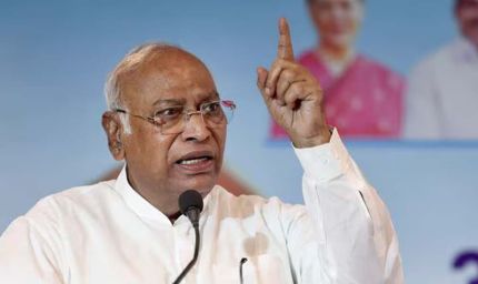 कांग्रेस अध्यक्ष मल्लिकार्जुन खड़गे अस्वस्थ, बेंगलुरु के अस्पताल में भर्ती