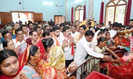 उपमुख्यमंत्री विजय शर्मा ने बस्तर प्रवास के दौरान दंतेश्वरी मंदिर में किया दर्शन