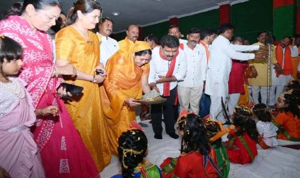 उपमुख्यमंत्री शर्मा ने नवरात्रि महापर्व पर कन्या पूजन कर प्रदेशवासियों की खुशहाली की कामना की
