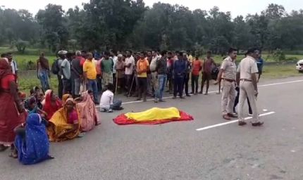 तेज़ रफ्तार वाहन की चपेट में आई महिला, मौके पर दर्दनाक मौत