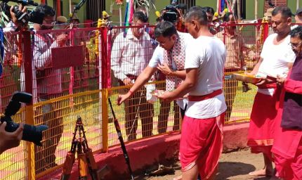 महानवमी पर झारखंड पुलिस की अनोखी श्रद्धा, बंदूकों से मां दुर्गा को सलामी