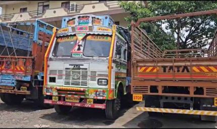 इंदौर में ट्रांसपोर्ट कारोबारी हड़ताल पर, नो एंट्री नियम के विरोध में 6 अक्टूबर से माल बुकिंग और डिलीवरी बंद