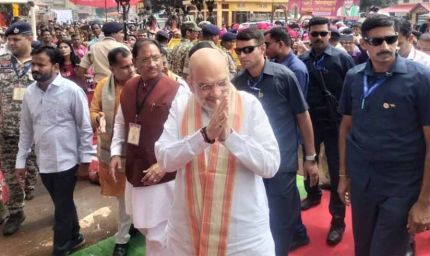 केंद्रीय गृहमंत्री अमित शाह बस्तर पहुंचे, मुरिया दरबार में मांझी-मुखियाओं से की बातचीत