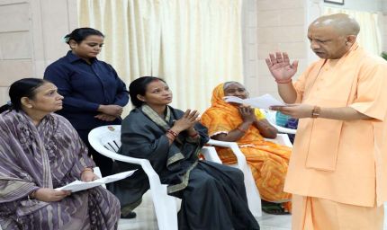 हर चेहरे पर खुशी और संतुष्टि ही सरकार की प्राथमिकता: सीएम योगी