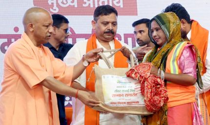 स्वच्छताकर्मियों का कोई शोषण नहीं कर पाएगा, जल्द ही उनके अकाउंट में आएंगे 16 से 20 हजार रुपयेः मुख्यमंत्री