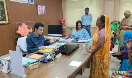 मां पाटेश्वरी शक्ति संवाद के पहले दिन 45 से अधिक महिलाओं ने साझा की समस्याएं, त्वरित निस्तारण के निर्देश से खिले चेहरे