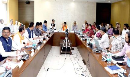 मंत्री  विजयवर्गीय ने की नगरीय विकास योजनाओं की समीक्षा, अधिकारियों को त्वरित कार्यवाही करने के दिये निर्देश