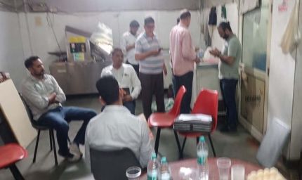 त्योहारी सीजन में अलर्ट: कुरुक्षेत्र में मिठाई की दुकानों पर CM फ्लाइंग टीम की रेड, मिलावट की आशंका