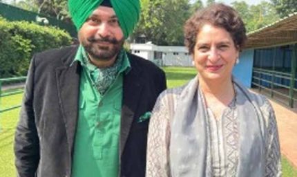 नवजोत सिंह सिद्धू की प्रियंका गांधी से मुलाकात, पंजाब कांग्रेस में मच सकती है हलचल