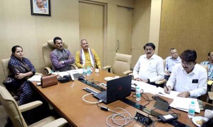 जनप्रतिनिधियों को विश्वास में लेकर कराएं विकास कार्य: मंत्री सिलावट