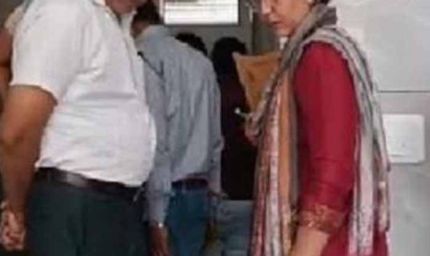 चरखी दादरी में CM का फ्लाइंग छापा, मिठाइयों की दुकानों में मच गई अफरातफरी!