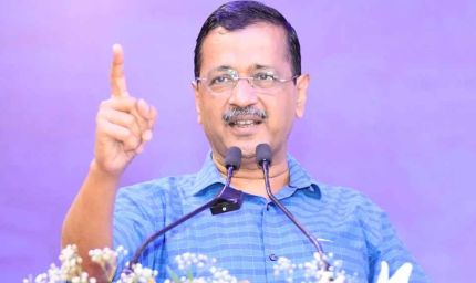 PK की आलोचना में AAP को दिखी केजरीवाल की तारीफ! BJP नेता की टिप्पणी पर छिड़ी बहस