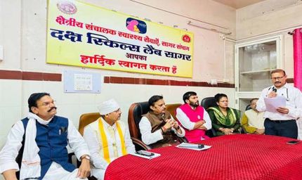 डॉक्टर्स की इमरजेंसी कक्ष में उपस्थिति सुनिश्चित करें : उप मुख्यमंत्री शुक्ल