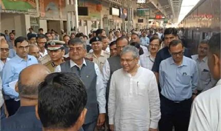 रेल मंत्री अश्विनी वैष्णव रेवाड़ी पहुंचे, दिल्ली-जयपुर ट्रैक का किया विशेष निरीक्षण