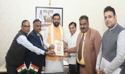 हरियाणा मानवाधिकार आयोग के प्रमुखों की सीएम सैनी से अहम चर्चा, जानें मुख्य बिंदु