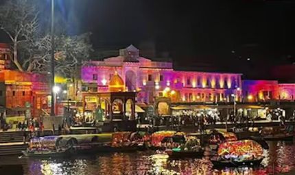 चित्रकूट में दीपावली मेले की भव्य शुरुआत, पहले दिन उमड़े 8 लाख श्रद्धालु; आज CM मोहन करेंगे कामदगिरी परिक्रमा