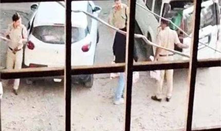 पुलिस की शर्मनाक हरकत: शराब बांटते कर्मियों का वीडियो वायरल, SHO निलंबित