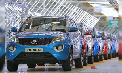 दिवाली में Tata Motors की गाड़ियों की धूम, शोरूम पर लगी भीड़