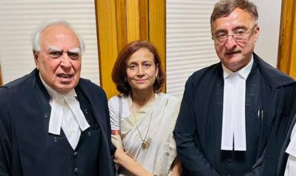 वो मेरा पीछा कर रहे मीलॉर्ड! सोनम वांगचुक की पत्नी ने SC से की इंसाफ की गुहार