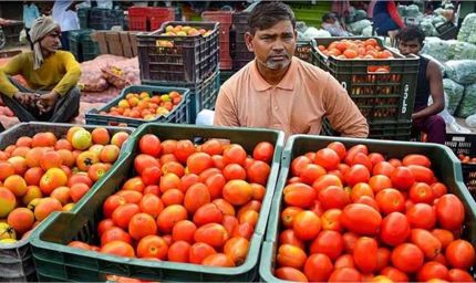 पाकिस्तान में टमाटर हुआ लग्जरी, एक किलो की कीमत 700 रुपए तक पहुंची!