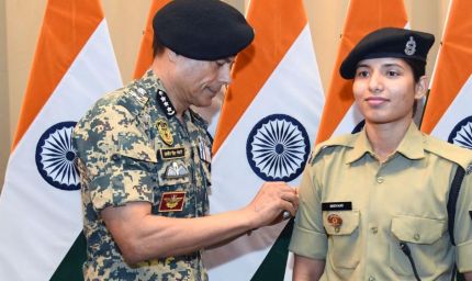 यूपी की शिवानी ने 5 महीने में BSF में किया प्रमोशन, इतिहास रचा