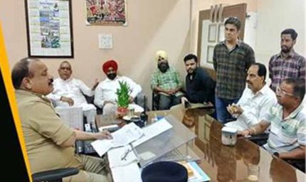 पटाखा व्यापारियों ने पुलिस पर साधा निशाना, उठाए विवादित सवाल