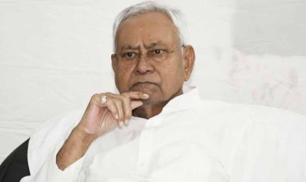 छपरा में JDU को बड़ा झटका, नीतीश कुमार के करीबी नेता ने थामा RJD का हाथ