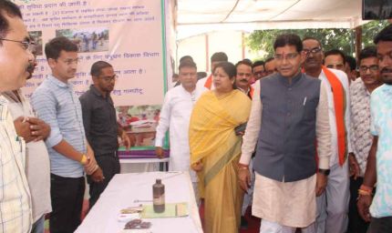 'किसान हैं विकसित भारत की रीढ़, तिलहन उत्पादन से बढ़ेगी आत्मनिर्भरता' : मंत्री टंक राम वर्मा