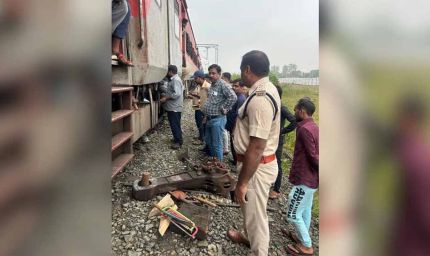मुंबई एलटीटी सुपरफास्ट ट्रेन की कपलिंग टूटी, मुंबई-हावड़ा मार्ग पांच घंटे ठप